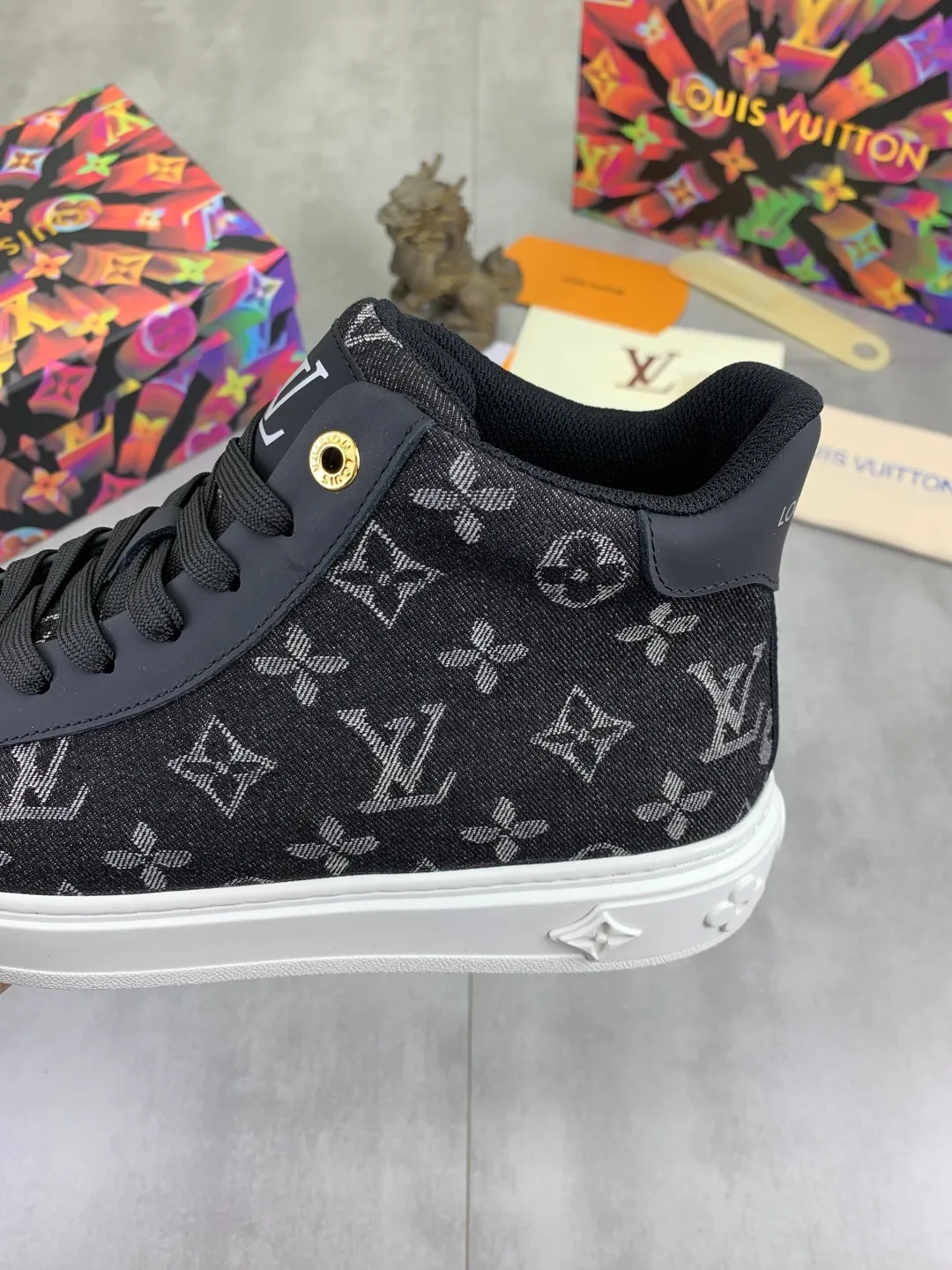 Men's men's shoes 💰P560💰[New model]🆘High-quality cowhide [Louis Vuitton]LV official website latest model🎁casual fashion high-top men's shoes👟hot style💥simple and elegant style, exclusive for trendy men. Unique official website latest brand elements👑original decoration, fashionable and generous, the fabric is made of original denim➕comfortable and breathable mesh lining➕cow leather feet ✅The official website specifies wear-resistant casual outsole, the classic model is taken in real life🎬Color: 4️⃣colors available😍Number of codes: 38-44 Full set of packaging
